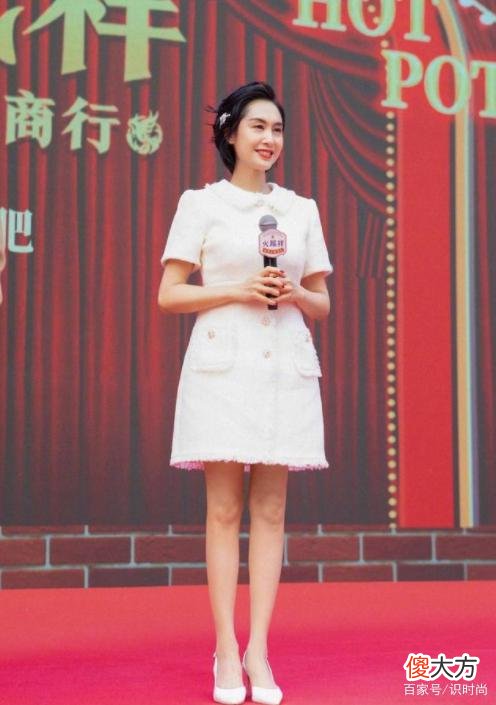 【时尚一点】朱茵的身材娇小女生的穿衣典范，你get了吗？