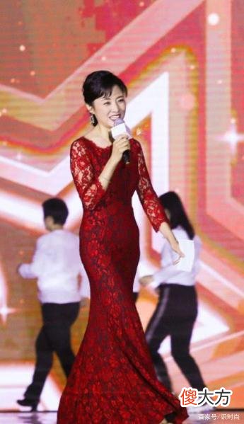 【时尚一点】周涛穿搭造型大放送周涛穿搭造型大放送，网友：谁也别高攀