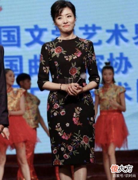 【时尚一点】周涛穿搭造型大放送周涛穿搭造型大放送，网友：谁也别高攀