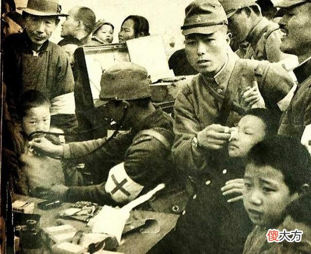 【爱历史】侵华日军在中国背老太太，是学雷锋？背后的历史故事应该是这样的
