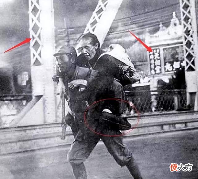 【爱历史】侵华日军在中国背老太太，是学雷锋？背后的历史故事应该是这样的