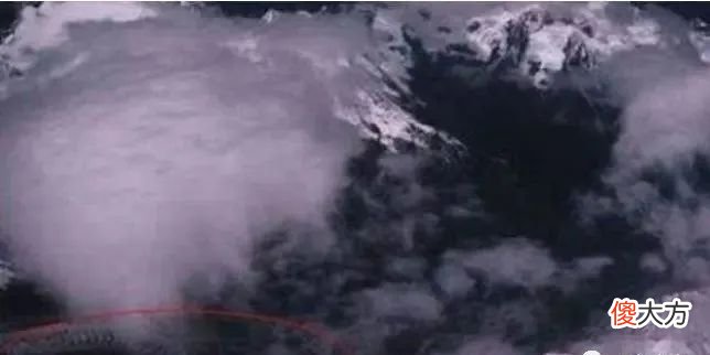未解之谜 雪山上空惊现天龙？
