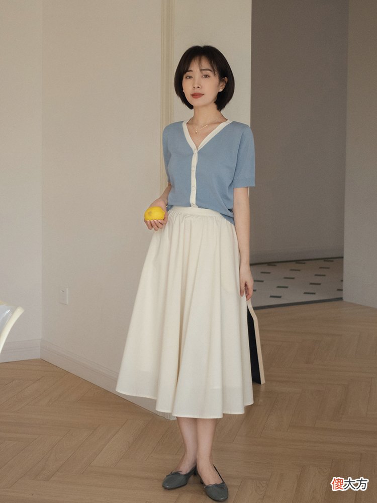 【就爱时尚】40岁的女人选什么衬衫好看？今夏流行这样穿，不仅减龄还很时髦