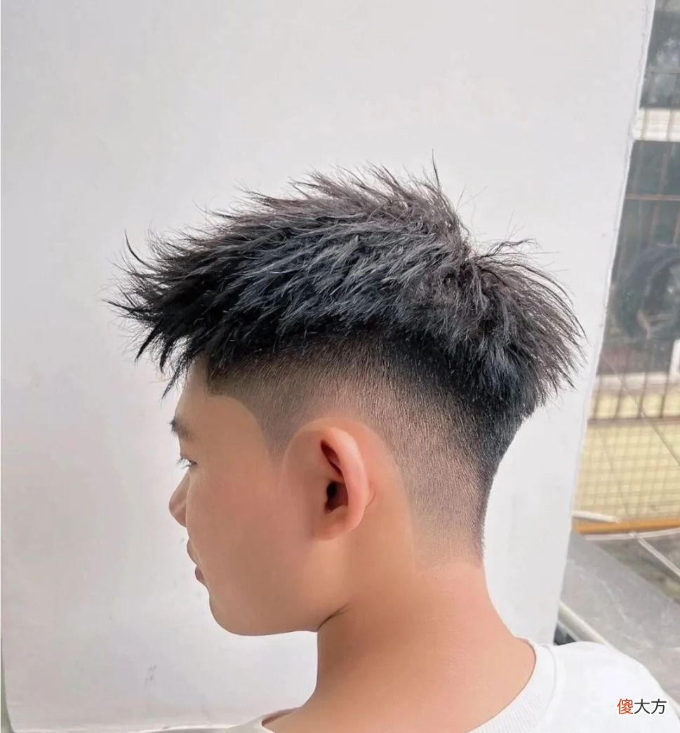 【时尚一点】夏日超火男士发型17款，清爽还帅气，越来越多男士这样剪