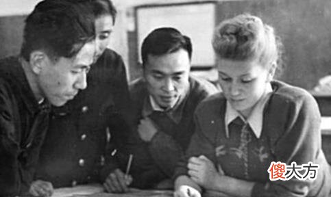 【爱历史】苏联解体时，为何专家宁愿投奔中国也不选择美国？关键原因有3个