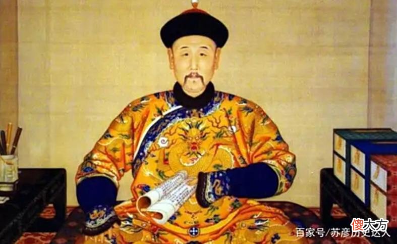 【历史故事】乾隆禅位后，带新帝祭拜九岁孩童，作为皇帝，嘉庆为何行跪拜大礼