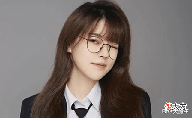 【游戏世界】绝地求生:沫子女团成员内卷,互相晒自拍却P图,沫子直呼要重拍