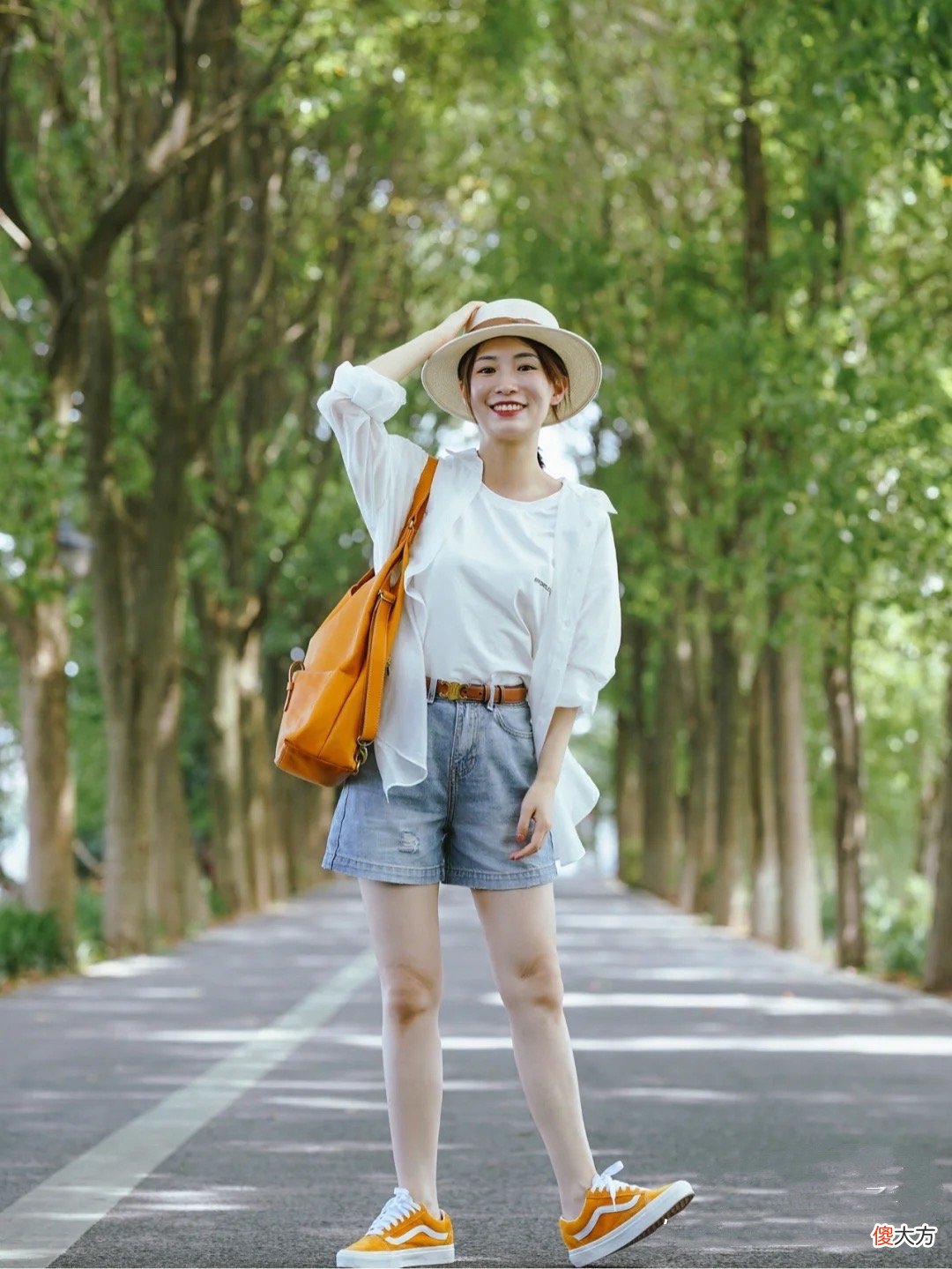 【时尚一点】身高只有155cm的姑娘，四个穿搭技巧建议收藏，轻松get显高技能