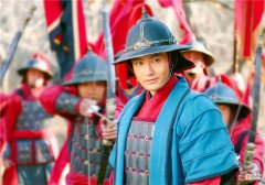 【爱历史】岳飞每年的俸禄是7.2万贯，放在如今相当于多少钱？你可能想不到