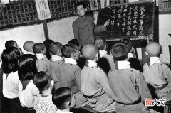 【历史故事】毛主席恩师李漱清，建国后第一次见毛主席，紧张地说：我有点害怕