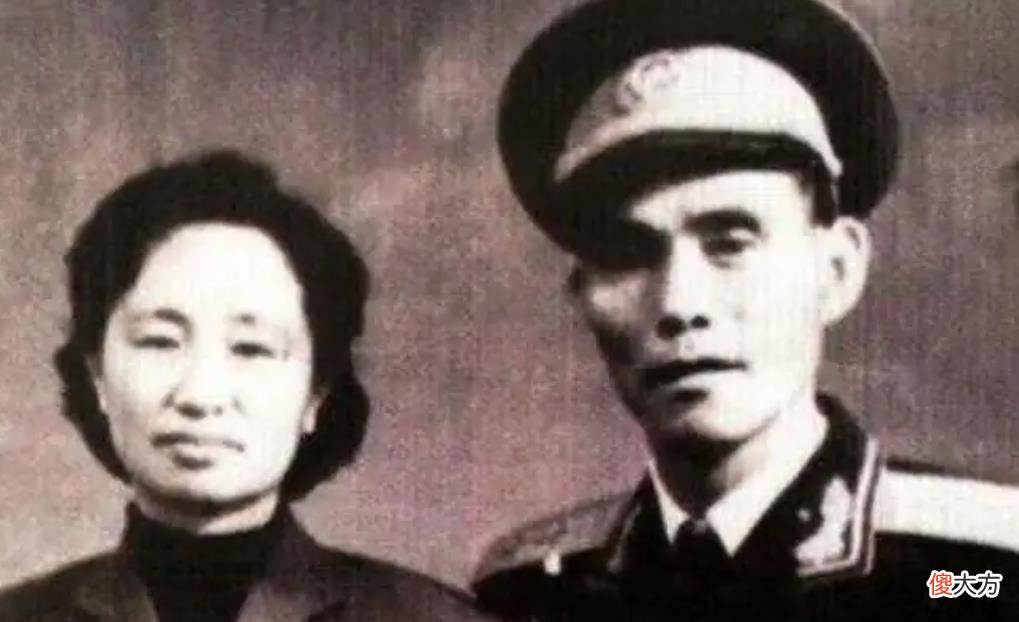 【爱历史】志愿军一个师被美军包饺子，军长自责半辈子，秘书嘲笑他丢了军旗