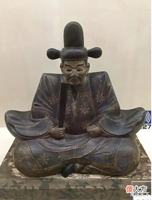 【爱历史】没被审判的战犯裕仁天皇的身上为什么会有丰臣氏的血统?