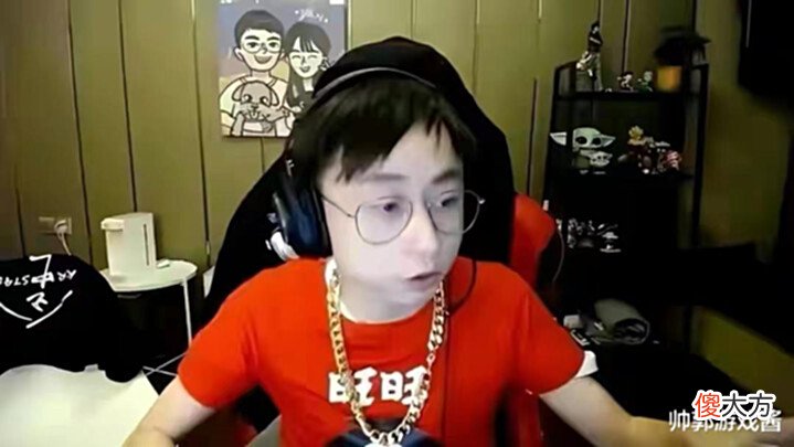 【游戏世界】水晶哥复盘MSI总决赛!调侃faker有点装,直言:什么东西?
