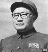 【历史故事】刘伯承评价：我军最懂三教九流的人，一是贺龙，二是陈赓
