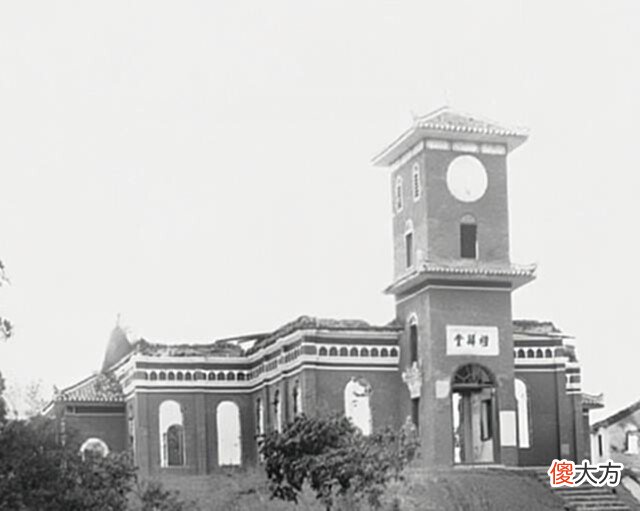 【爱历史】晚清老照片:洋人妻女被百姓当街斩杀,乡村男子围观悲伤痛哭!