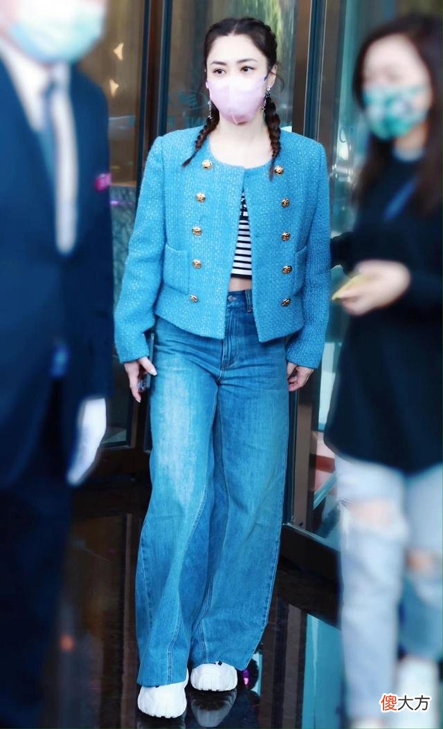 【时尚一点】钟利潼的私服穿搭风格变化太大了