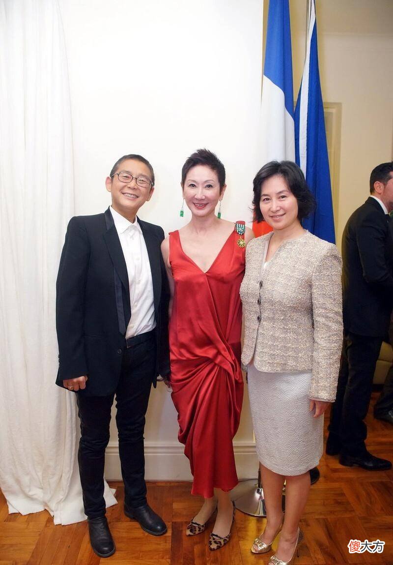 【就爱时尚】红色服装穿搭的时尚技巧版型设计篇一般而言，施南生气质平庸