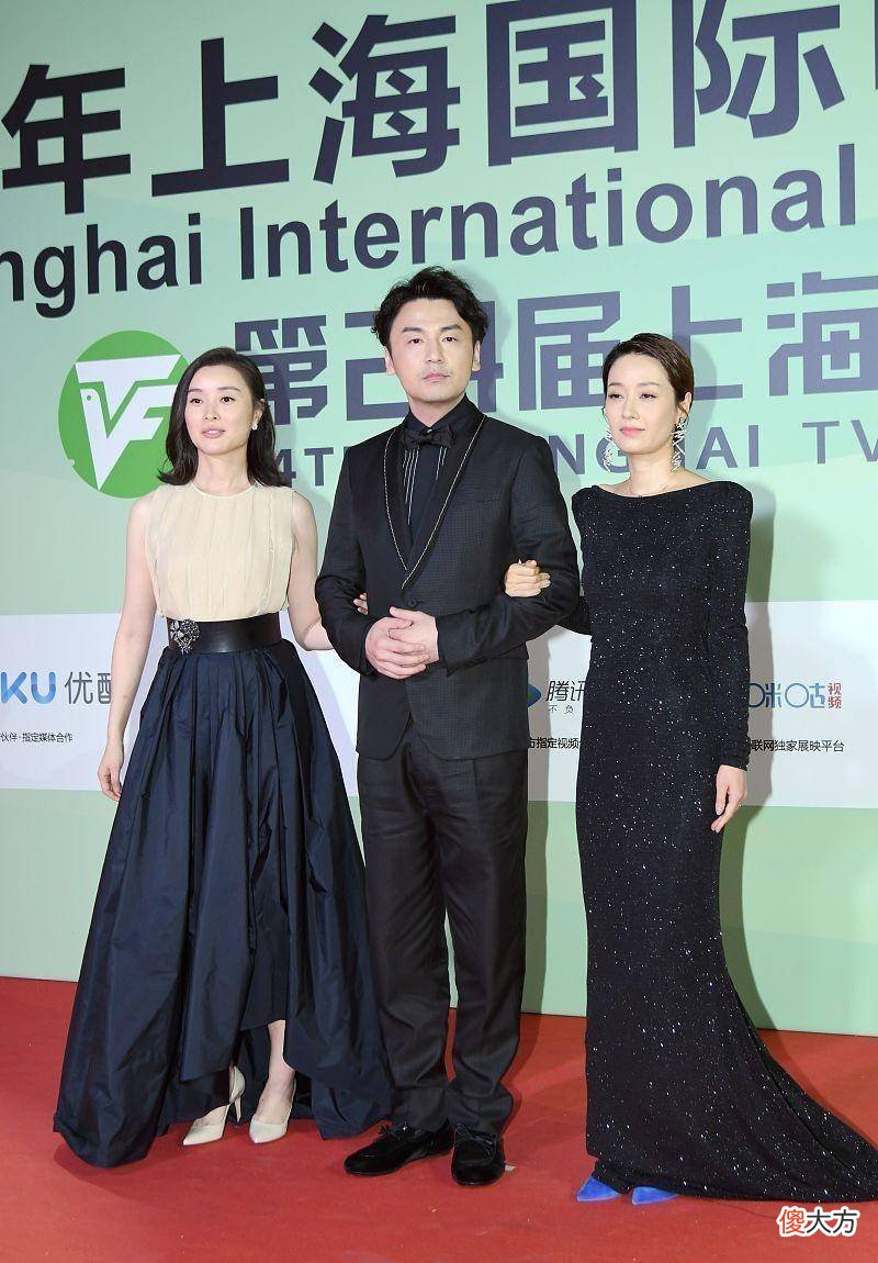 【时尚一点】女明星最爱的一字肩礼服是什么样子的？