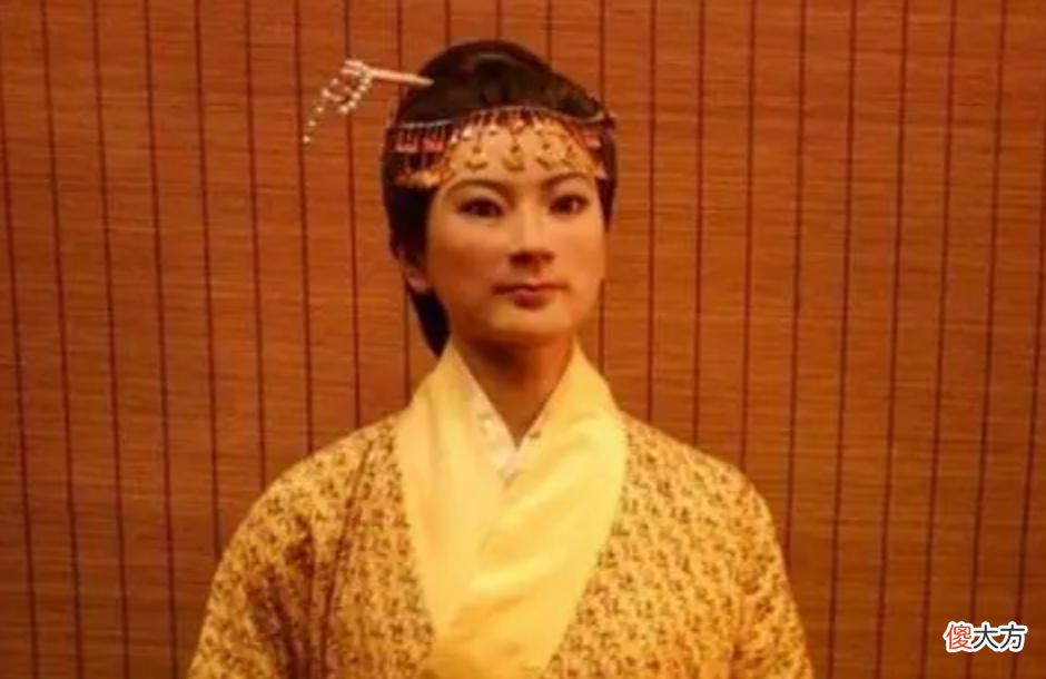 【爱历史】日本多次索要辛追夫人的头发，我国发现异常，表示半寸也不给