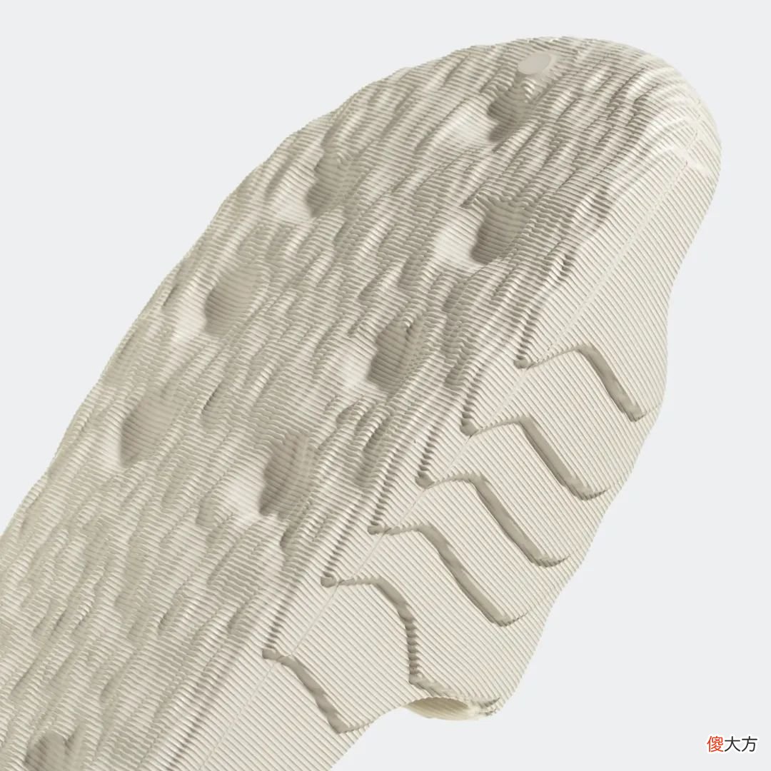【就爱时尚】Yeezy 拖鞋的绝佳平替！阿迪 3D 打印拖鞋刚刚发售！