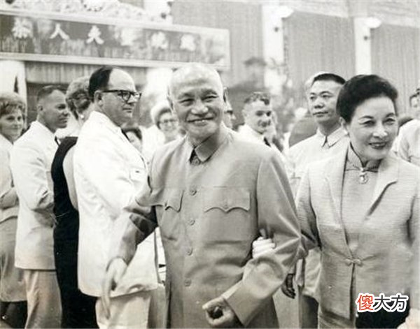 【爱历史】1993年，薛岳因付不起房租被告，庭上颤抖大喊：我曾歼灭10万日军