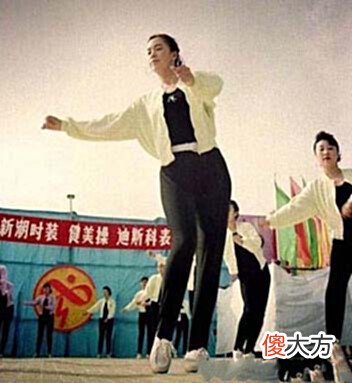【历史故事】怀旧老照片:上世纪80年代中国人的夜生活