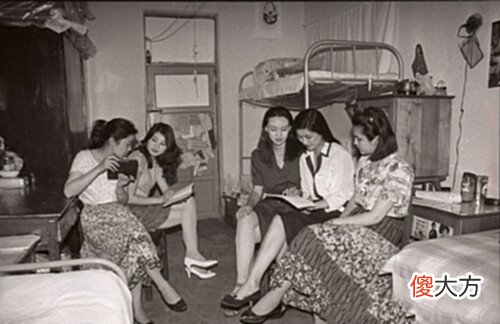 【历史故事】怀旧老照片:上世纪80年代中国人的夜生活