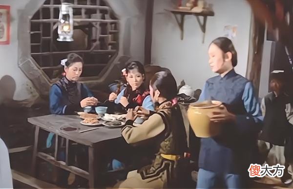 【爱历史】大户千金小姐带着一群丫鬟大战数百土匪，结局让人唏嘘不已