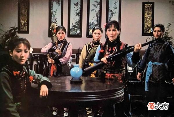 【爱历史】大户千金小姐带着一群丫鬟大战数百土匪，结局让人唏嘘不已
