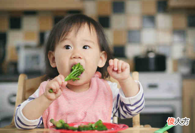 为啥给宝宝添加辅食后，体重不增反降？可能有以下几点原因待解决