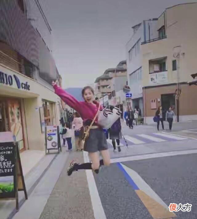 【就爱时尚】马蓉这样穿搭，不仅减龄又时髦，还显瘦