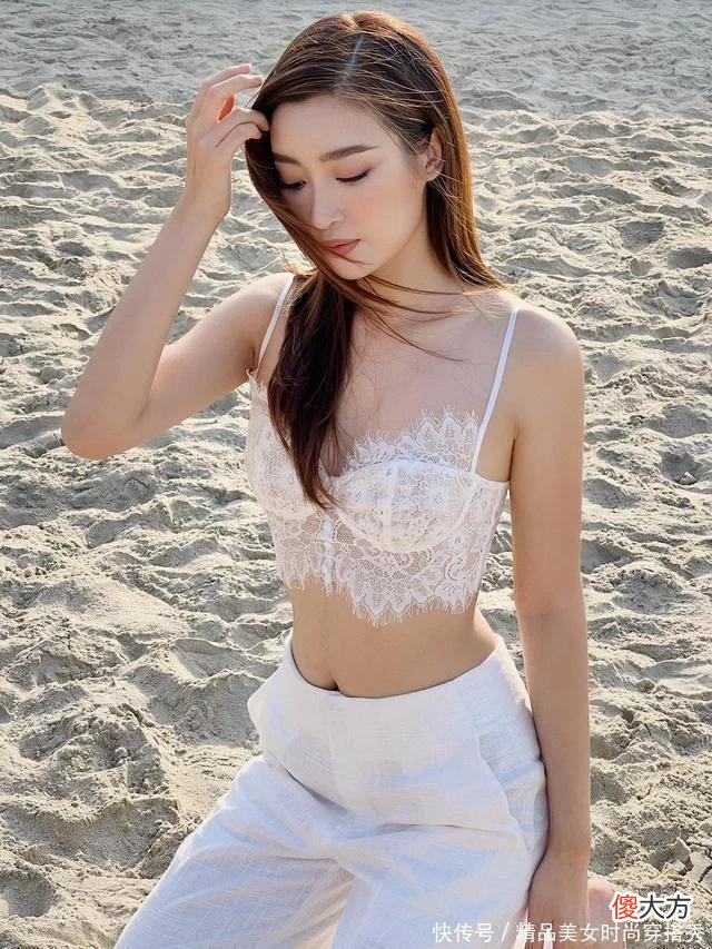 【时尚一点】心真大！美女穿个“内内”就出门，蕾丝的呢，3D立挺