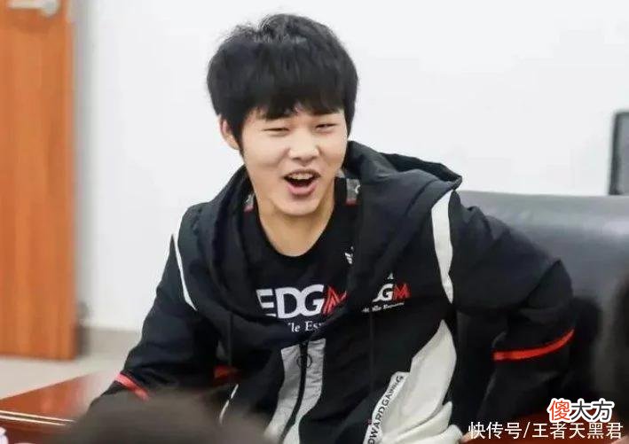 【游戏世界】EDGM准备让初晨回归，AG低价卖不要却想白嫖，打得一手感情牌