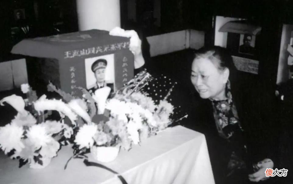 【爱历史】王近山晚年求医无门，上京求助老部下，对方一个电话就解决