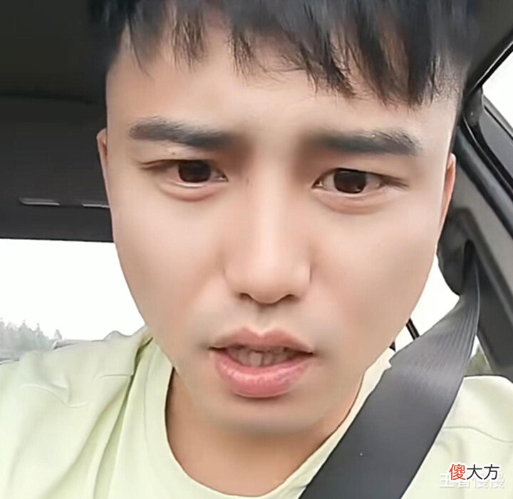 【游戏迷】耀扬和童锦程首次同框,一对大门牙一模一样,还当起老板办比赛