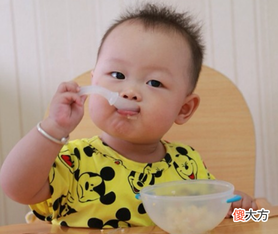 给宝宝添加辅食时，家长要避开这5个错误，当心影响宝宝发育