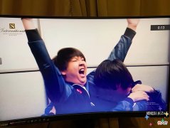 【游戏迷】Dota2-冠军级切假腿教学，又一TI冠军宣布复出！水友：显示器危！