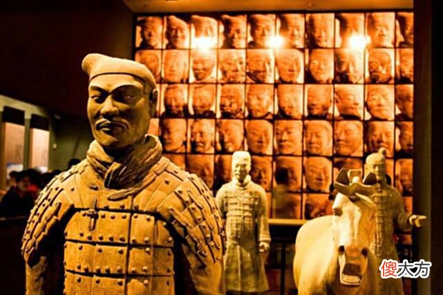 【历史故事】世界文化遗产:秦始皇陵中兵马俑的问世,为何兵马俑都是单眼皮?