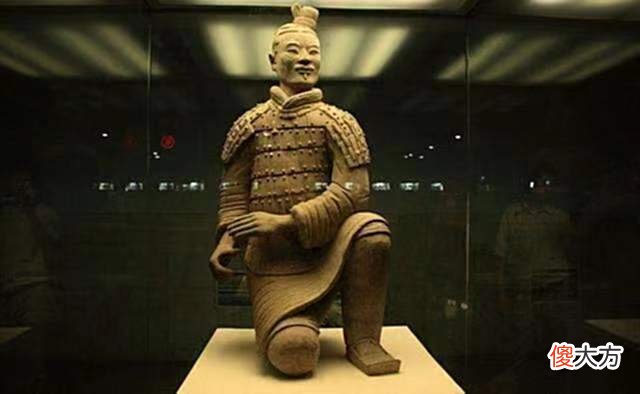 【历史故事】世界文化遗产:秦始皇陵中兵马俑的问世,为何兵马俑都是单眼皮?