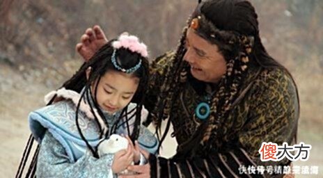 【历史故事】皇帝让人在宰相衣服上戳个洞，第二年发现洞还在，立即下令开国库！