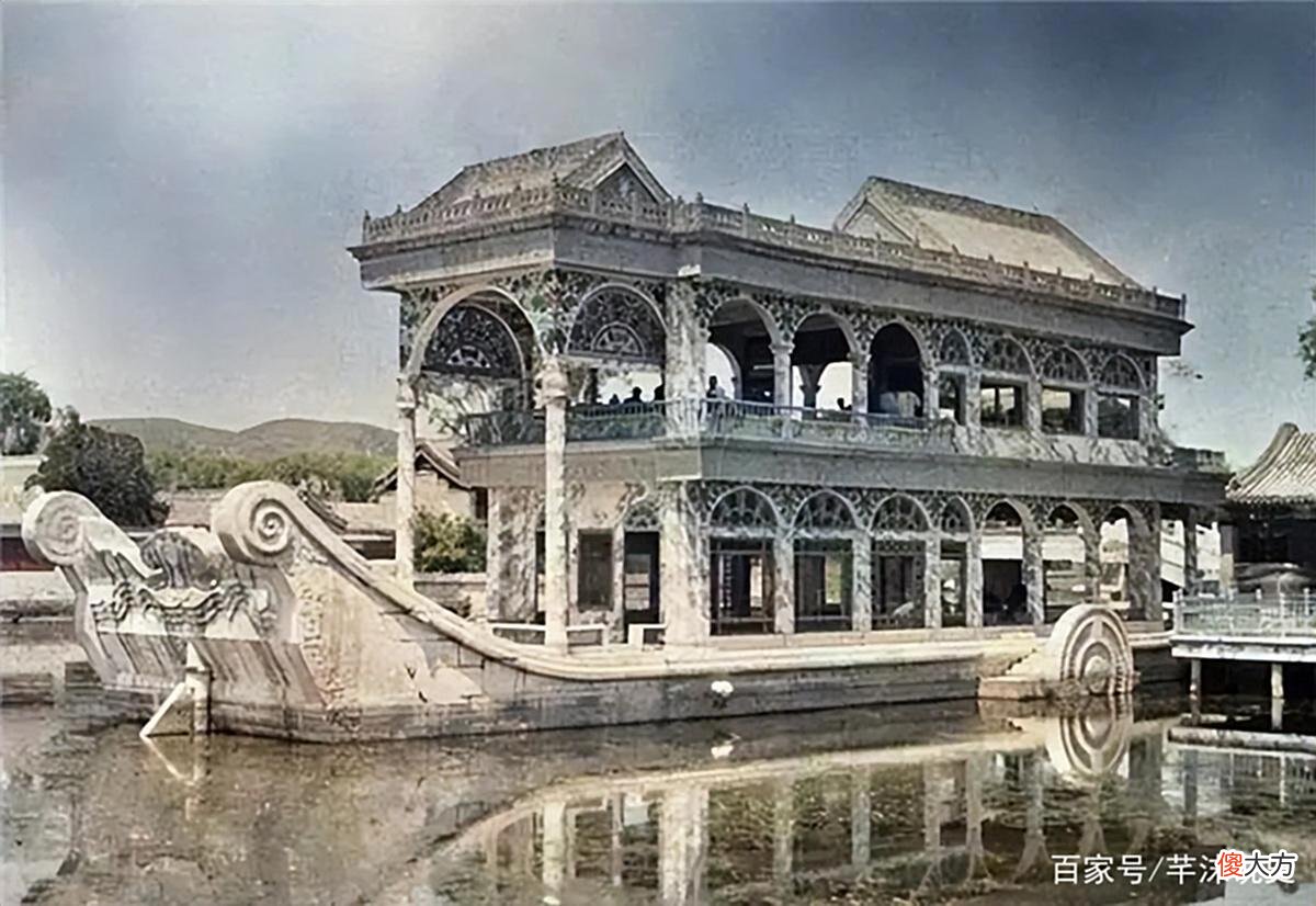 【爱历史】一法国人展出一组晚清彩照，格格妆容很是吓人，颐和园好似天堂
