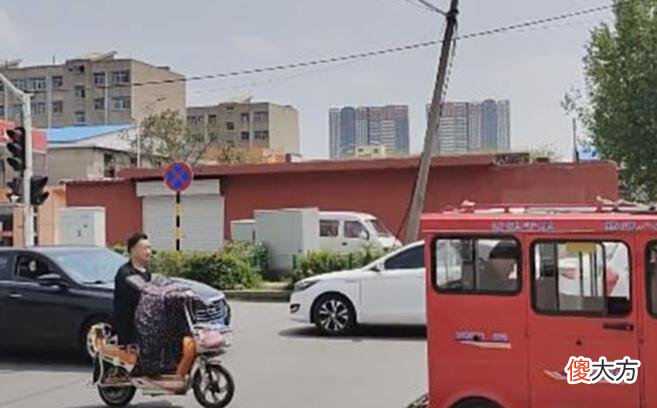 【历史故事】山东一“钉子户”真体面，占据城市主干道多年，却深受政府保护