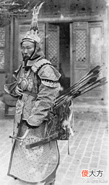 【爱历史】为什么清朝武士的腰刀是反佩的?