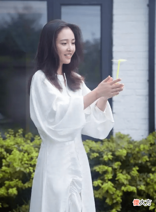 【就爱时尚】不同年龄段的女人选择时尚搭配，掌握好这些技巧，让自己变得浮夸