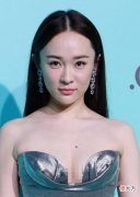 【就爱时尚】霍思燕现身活动，黑长直发型难掩淑女魅力