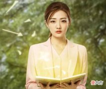 【时尚一点】徐璐为“炫腹”豁出去了，背带裤穿成露脐装，网友：裤子不好好穿