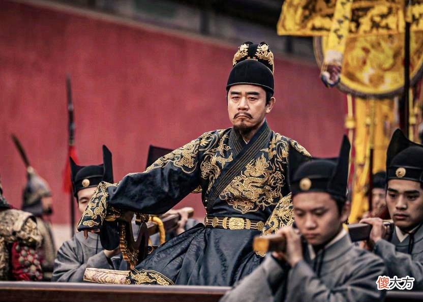【爱历史】朱元璋去拜佛，问方丈：朕要跪下吗，方丈答了8个字救了全寺人