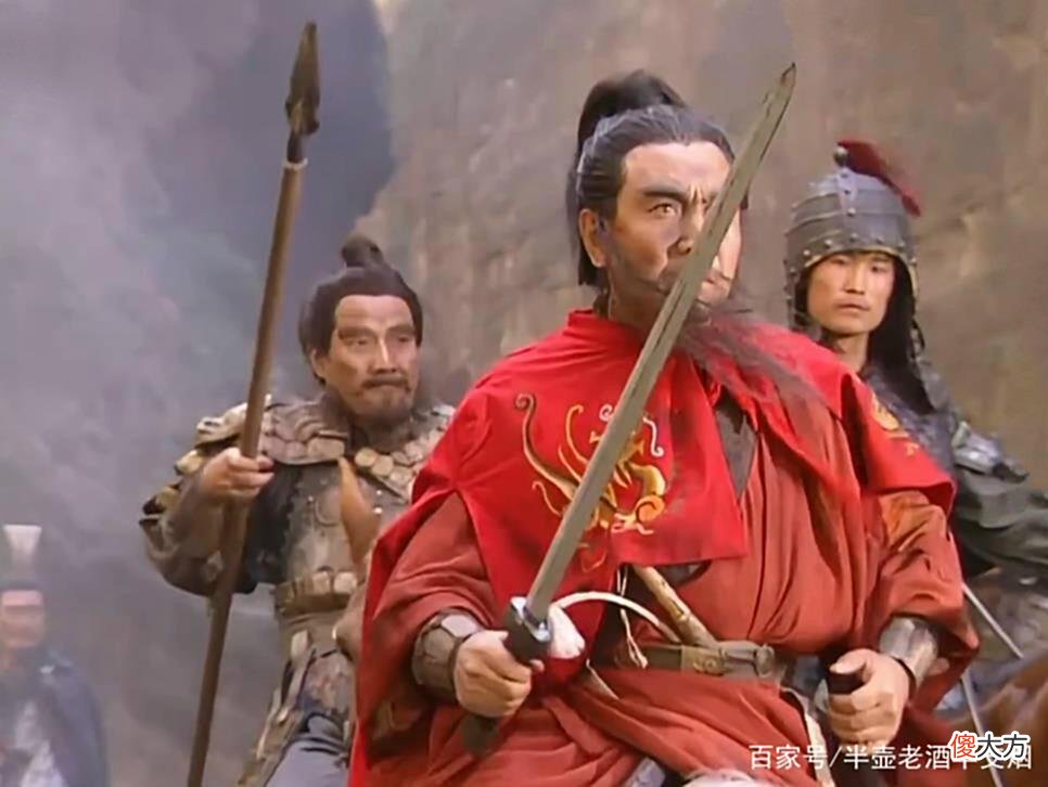 【历史故事】华容道上曹操很伤心：张辽许褚想投降，我那四个大将在身边就好了