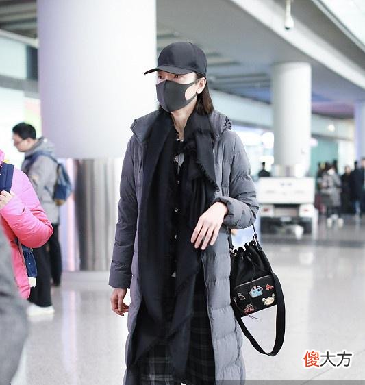 【时尚一点】杜鹃终于脱下高跟鞋，网友：终于不穿高跟鞋了，别有一番韵味