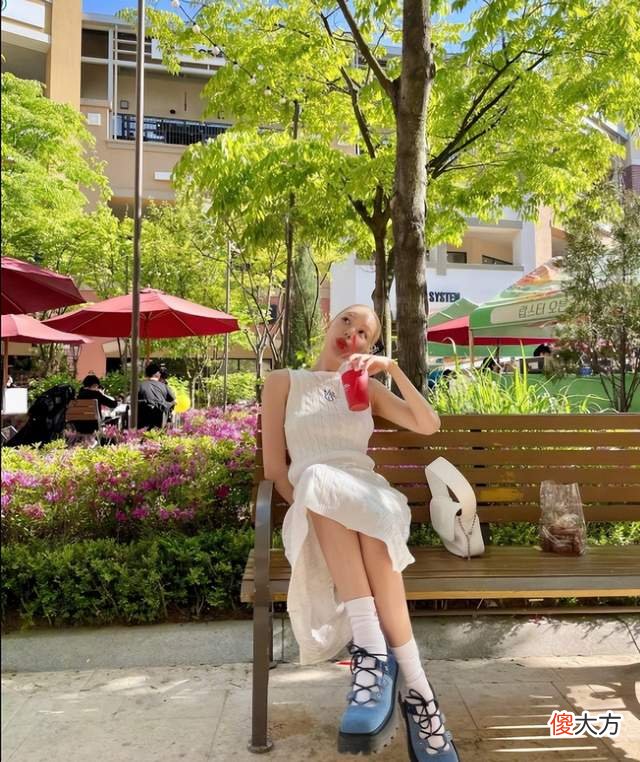 【时尚一点】油管博主Heejoo的日常穿搭 配色明亮丰富个性十足